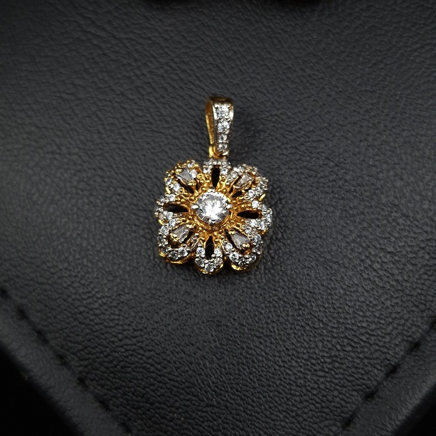 Zirconia Pendant Set in Gold-plated Silver