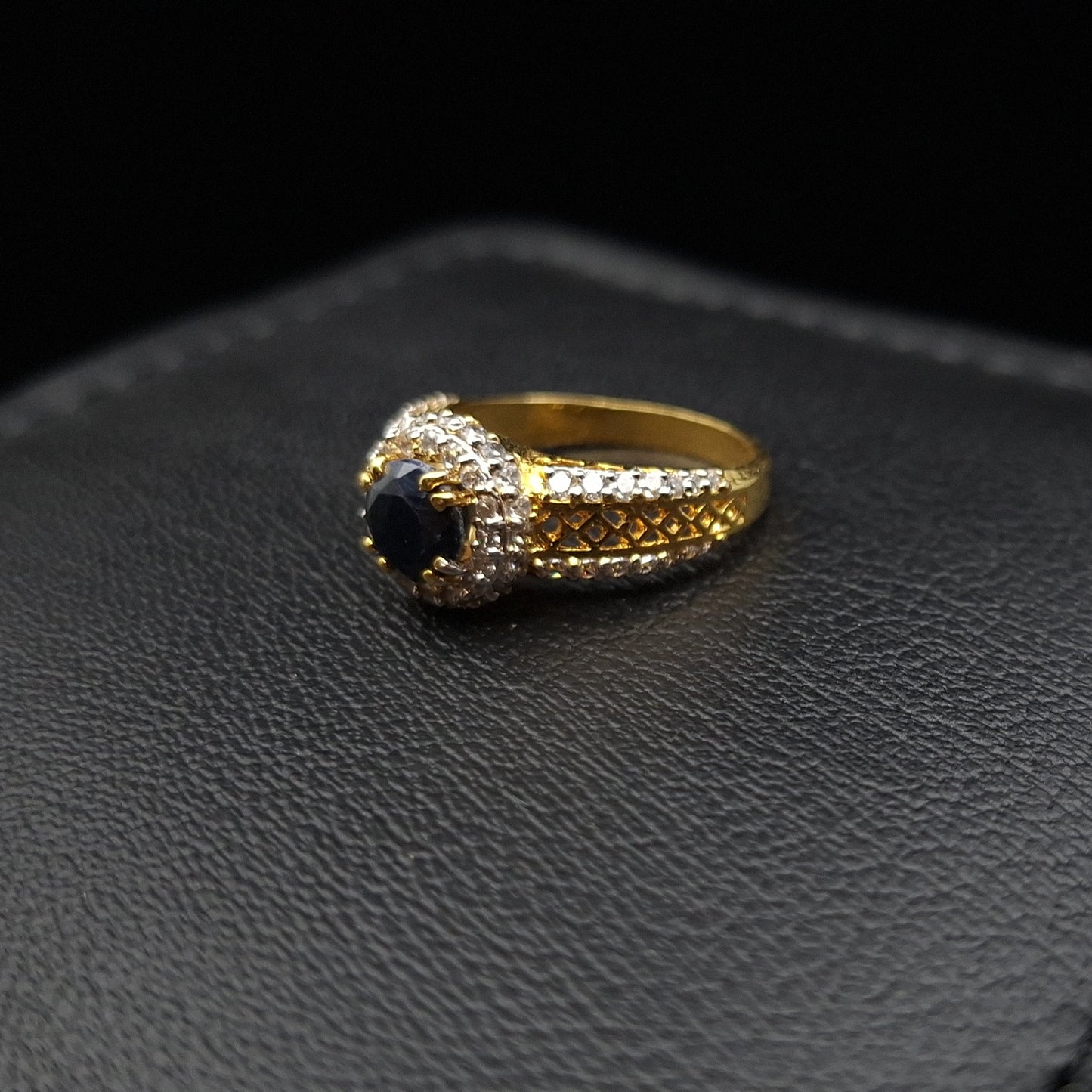 Natural Sapphire with Brilliant-cut Zirconia on Gold-plated Silver Ring
