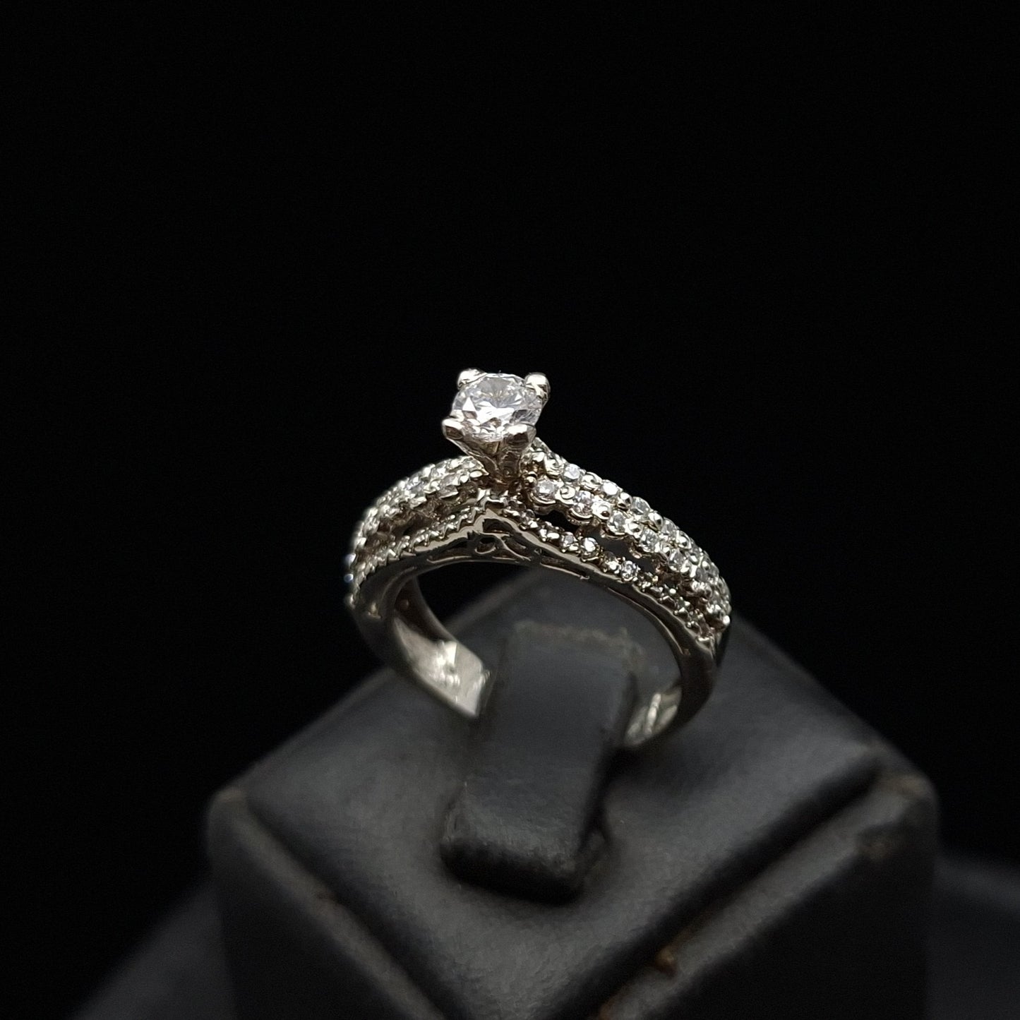Solitaire Zirconium Pavé Silver Ring